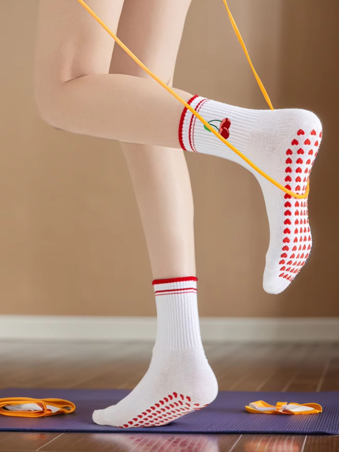 Pilates & Yoga Reversible Mockneck Sweatshirt - 1 paire de chaussettes de yoga